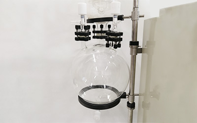 New 20L Rotary Evaporator detail - Receiving flask with discharge valve and air release valve.